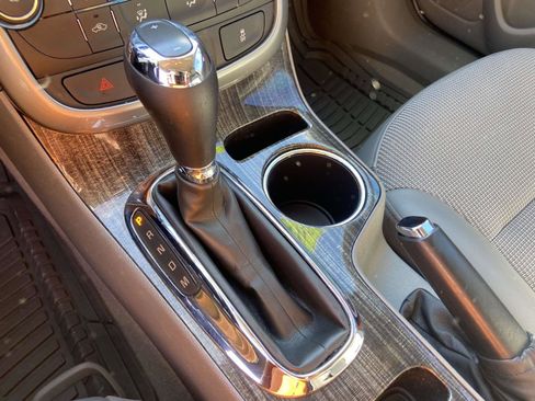 Used 2015 Chevrolet Malibu LT image 13