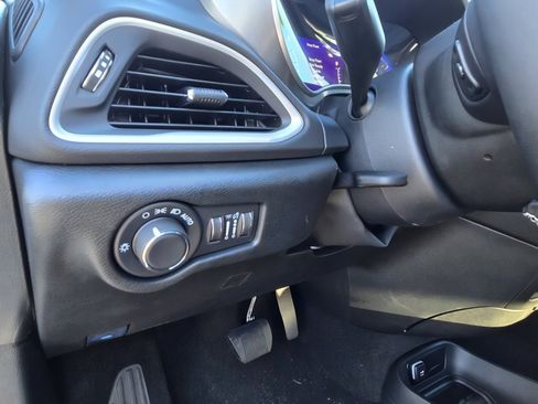 New 2026 Chrysler Voyager LX image 20