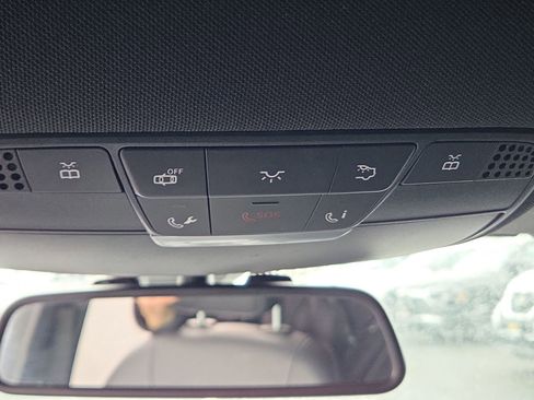 Used 2018 Mercedes-Benz C 300 Sedan image 36