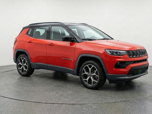 Used 2025 Jeep Compass Limited AWD/4WD image 1