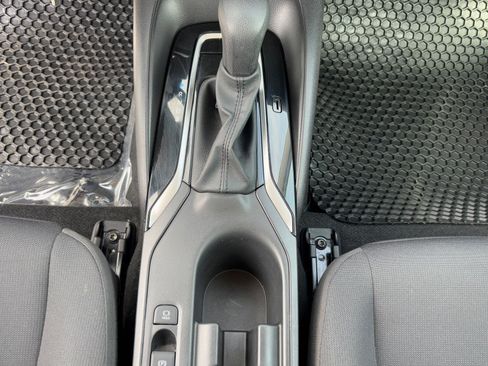 Used 2025 Toyota Corolla LE image 27