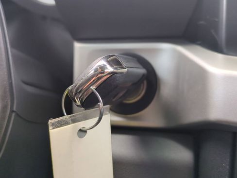 Used 2025 Ford F250 XLT image 16