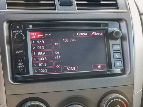 Used 2013 Toyota Corolla S image 28