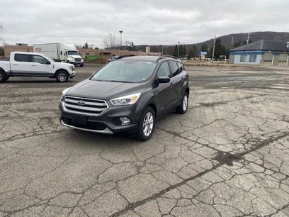 Certified 2017 Ford Escape SE w/ Equipment Group 201A