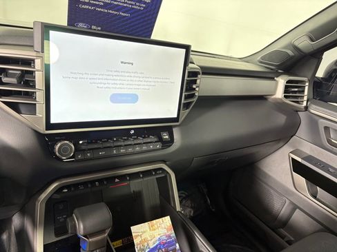 Used 2025 Toyota Tundra Limited image 18