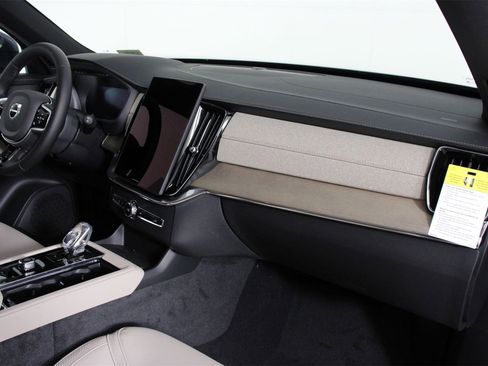 New 2026 Volvo XC90 B5 Plus image 9