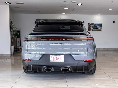 Used 2024 Porsche Cayenne Turbo GT AWD/4WD image 13
