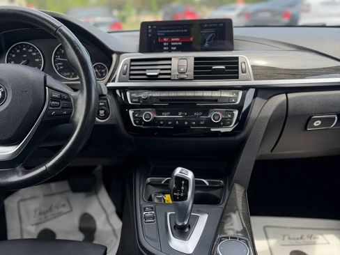 Used 2018 BMW 330i xDrive Sedan AWD/4WD image 11