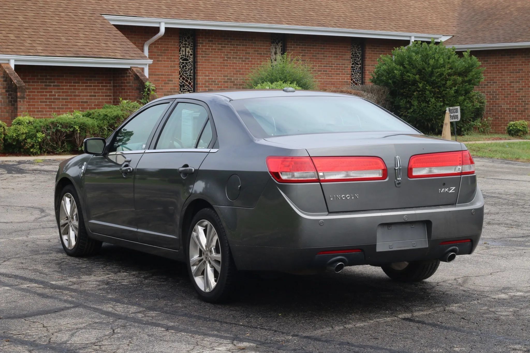 Used 2012 Lincoln MKZ FWD image 3