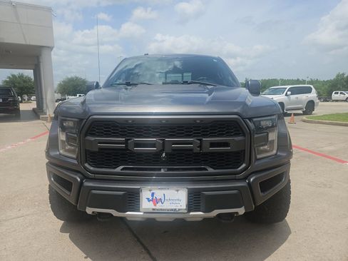 Used 2018 Ford F150 Raptor w/ Equipment Group 802A Luxury AWD/4WD image 3