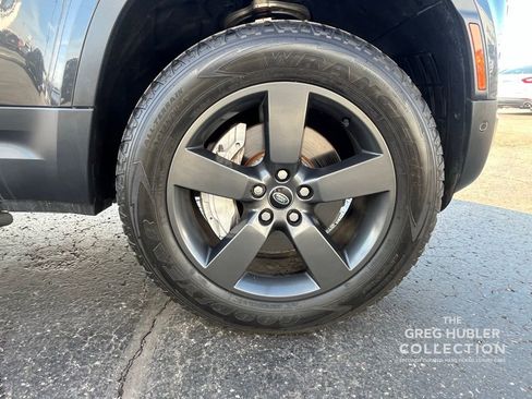 Used 2023 Land Rover Defender 110 SE image 19