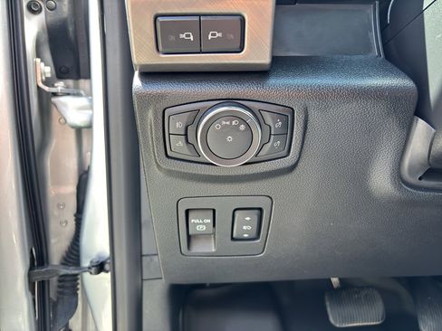 Used 2018 Ford F150 Limited AWD/4WD image 16