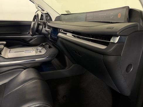 Used 2025 Lincoln Navigator Reserve AWD/4WD image 35