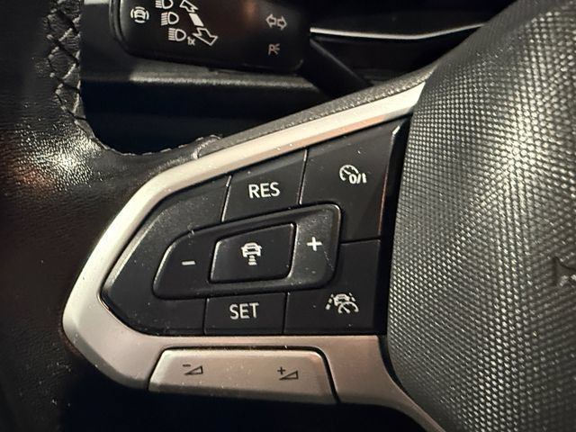 Used 2024 Volkswagen Jetta SE FWD image 16