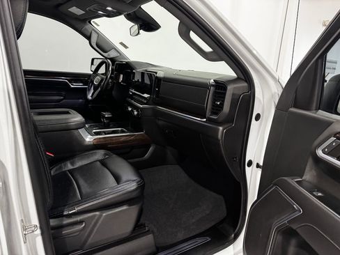 Used 2022 GMC Sierra 1500 Elevation w/ LPO, Elevation Black Package AWD/4WD image 22