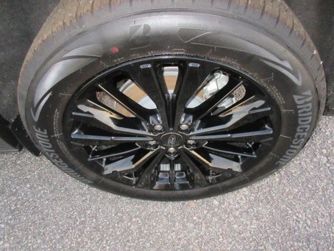 Used 2024 Ford Escape ST-Line Elite w/ Premium Technology Package image 10