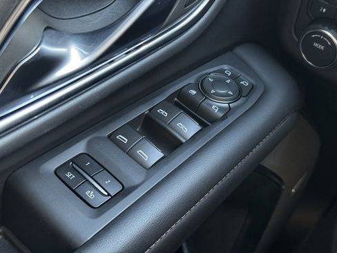 Certified 2024 Chevrolet Suburban High Country image 34