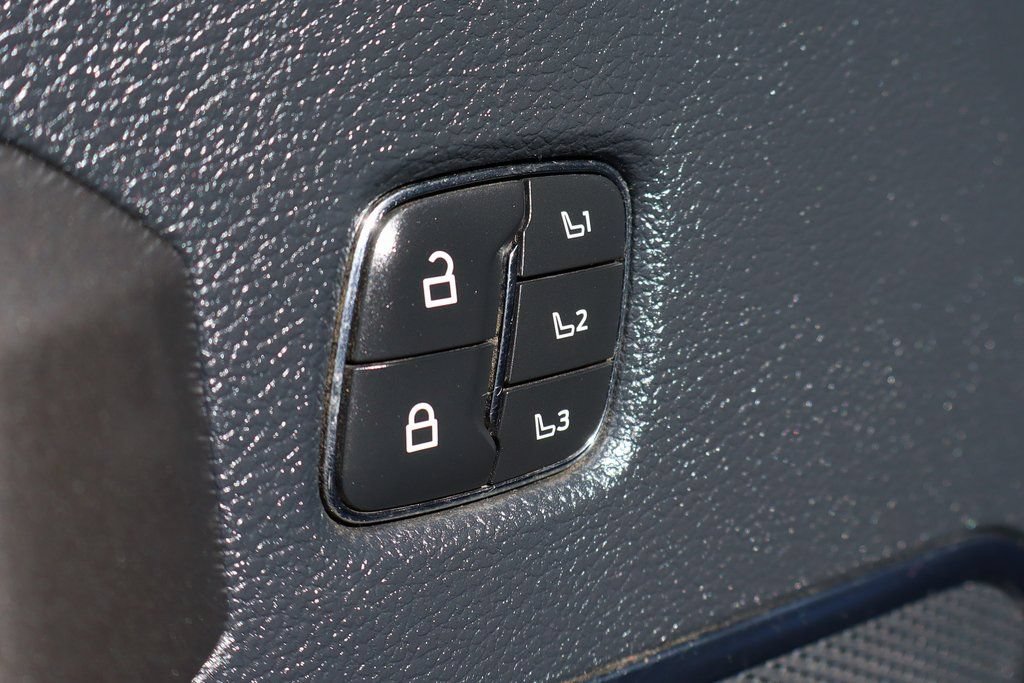 Used 2022 Ford F250 Platinum w/ Tremor Off-Road Package AWD/4WD image 18