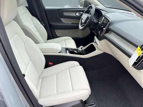 New 2026 Volvo XC40 B5 Plus w/ Protection Package Premier image 30