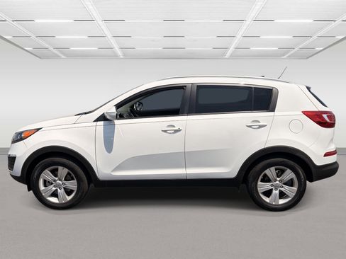 Used 2012 Kia Sportage LX w/ Convenience Pkg FWD image 2