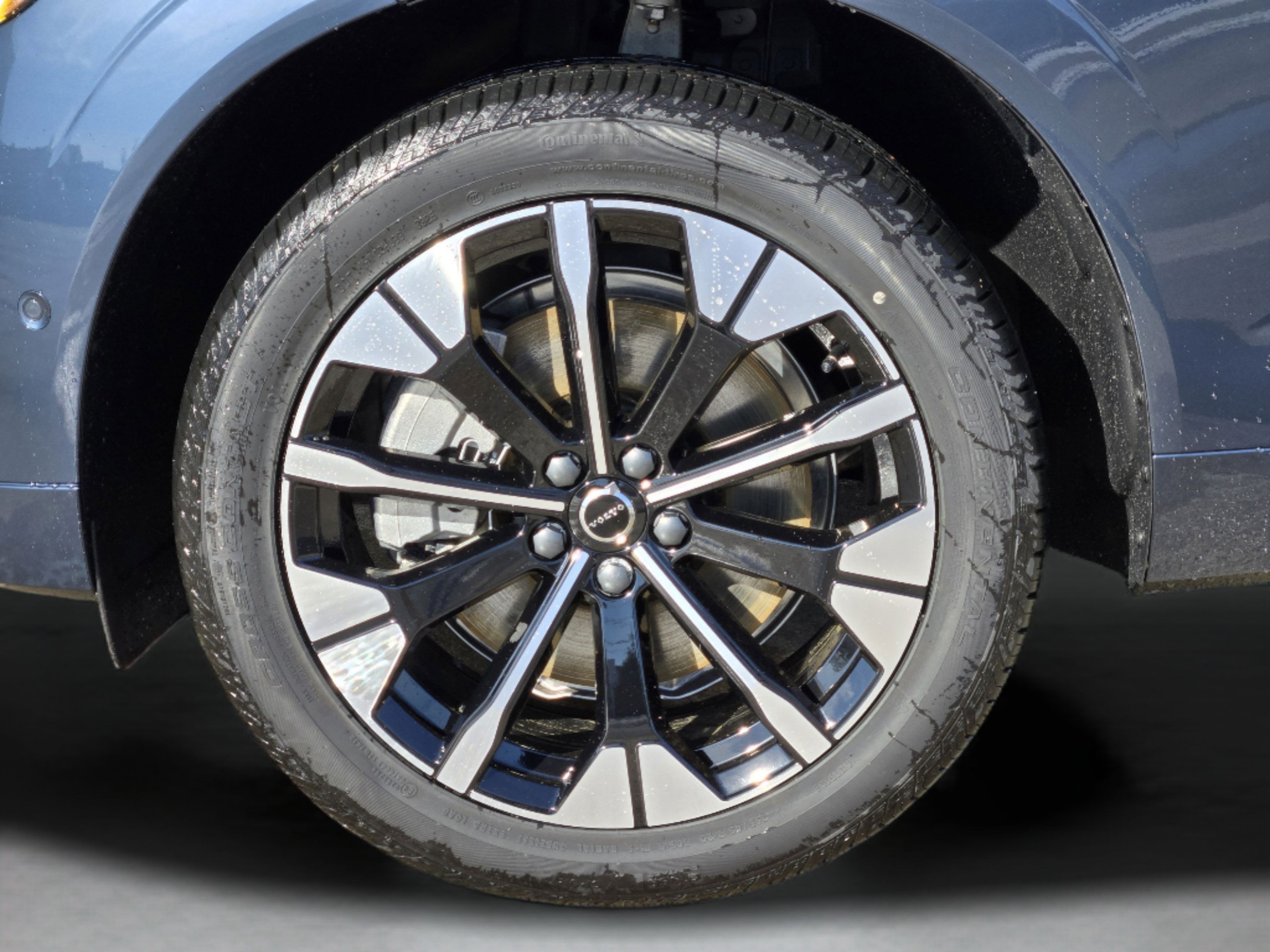 Used 2026 Volvo XC60 T8 Plus w/ Protection Package Premier AWD/4WD image 36