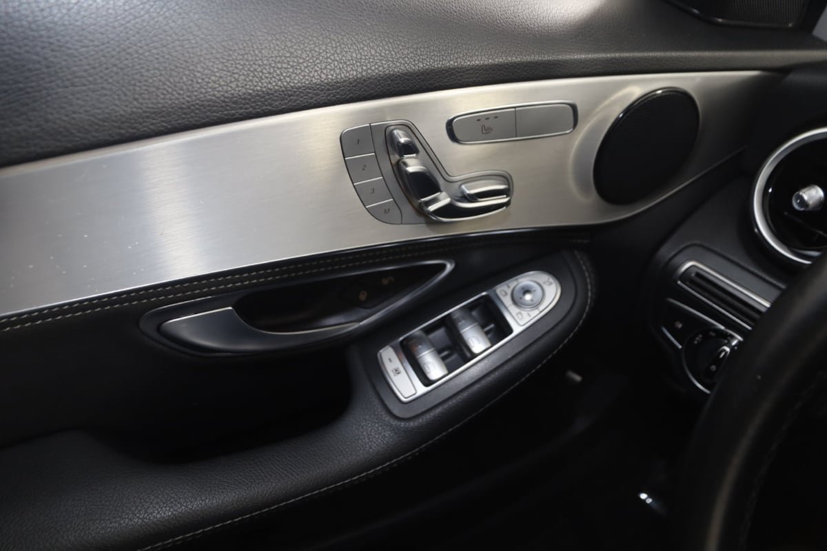 Used 2016 Mercedes-Benz C 300 4MATIC Sedan image 24