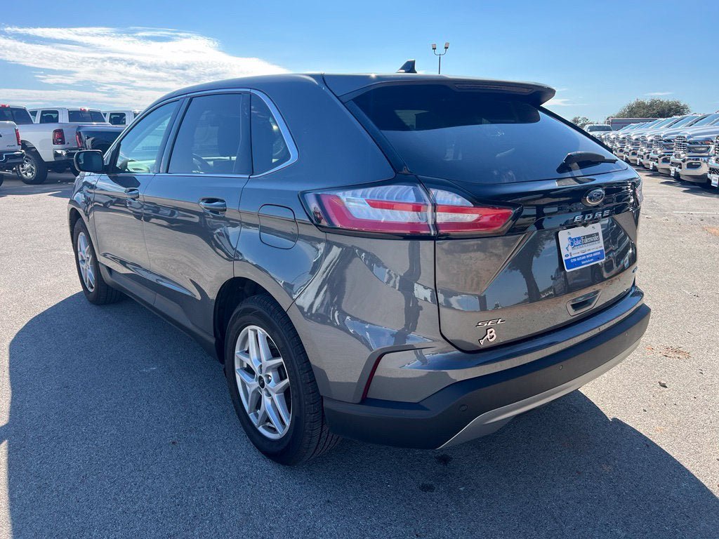 Used 2024 Ford Edge SEL w/ Convenience Package AWD/4WD image 3