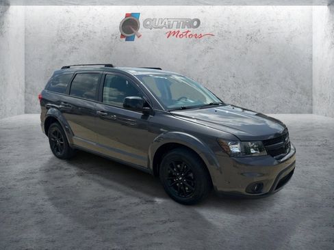 Used 2019 Dodge Journey SE w/ Connectivity Group FWD image 8