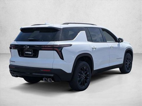 New 2026 Chevrolet Traverse LT w/ Midnight/Sport Edition FWD image 2