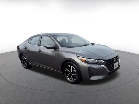 Used 2025 Nissan Sentra SV image 2