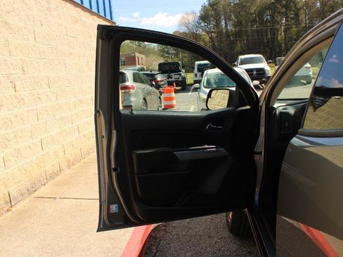 Used 2022 Chevrolet Colorado LT w/ Fleet Safety Package RWD image 16