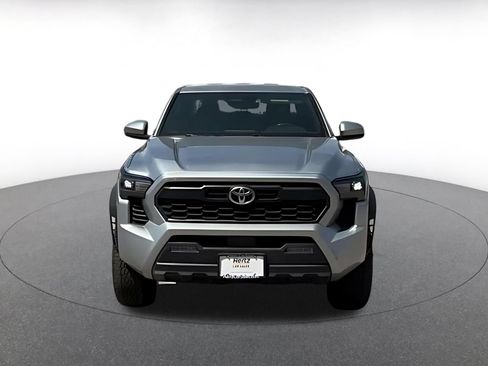 Used 2025 Toyota Tacoma TRD Off-Road AWD/4WD image 4
