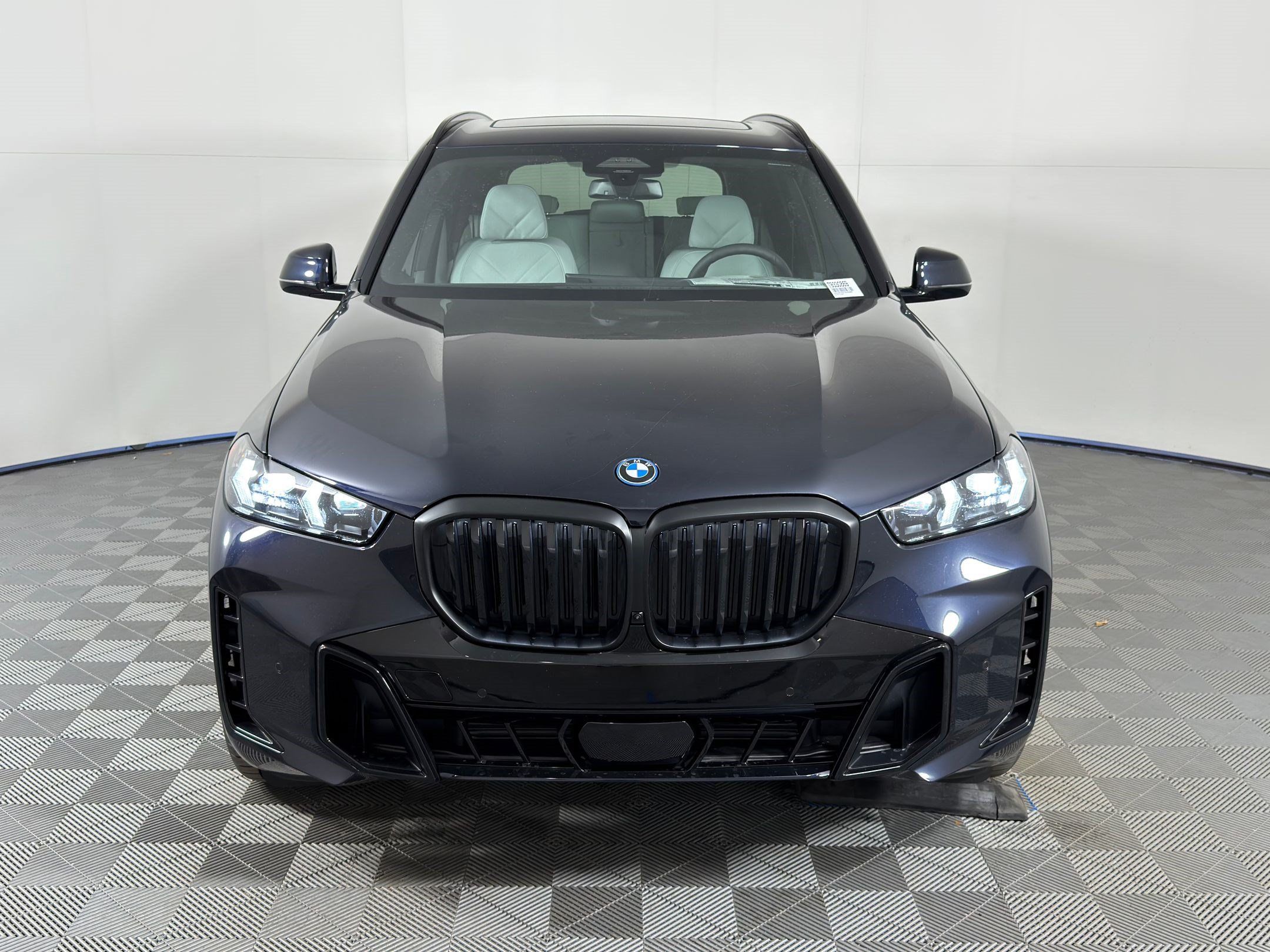 Used 2026 BMW X5 xDrive50e AWD/4WD image 5