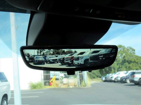 Certified 2025 Chevrolet Suburban High Country image 24