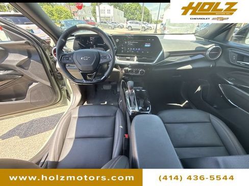 Certified 2024 Chevrolet Trax RS FWD image 19