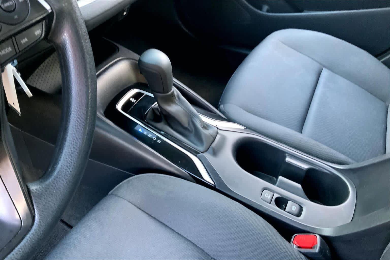 Used 2025 Toyota Corolla LE FWD image 16
