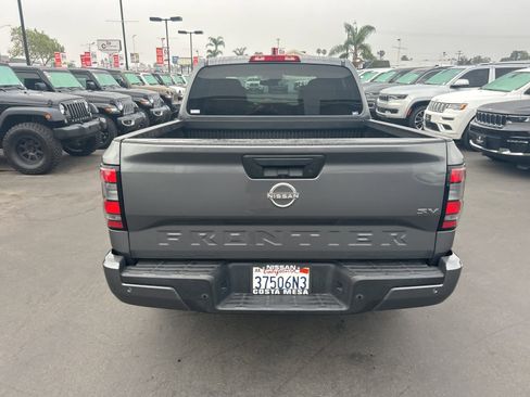 Used 2022 Nissan Frontier SV w/ Technology Package image 5