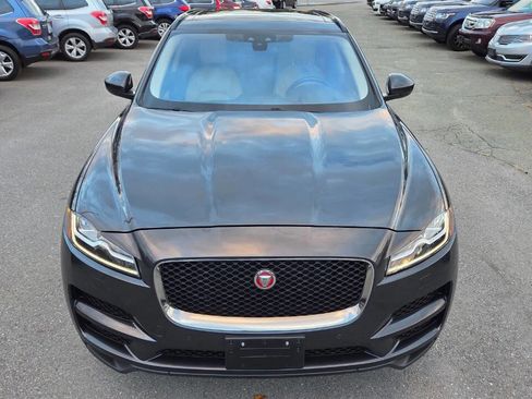 Used 2017 Jaguar F-PACE Prestige image 3