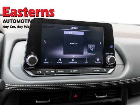 Used 2023 Nissan Rogue S AWD/4WD image 19