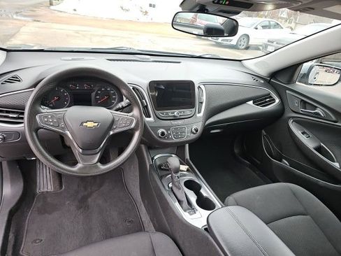 Used 2025 Chevrolet Malibu LT FWD image 15