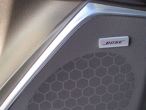 Used 2020 Cadillac Escalade Premium Luxury image 34