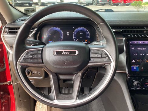 Used 2022 Jeep Grand Cherokee L Limited AWD/4WD image 42