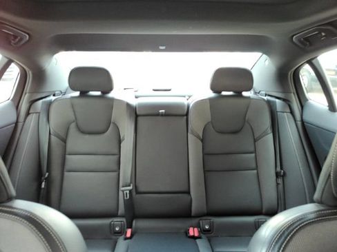 Used 2024 Volvo S60 B5 Plus w/ Climate Package FWD image 37