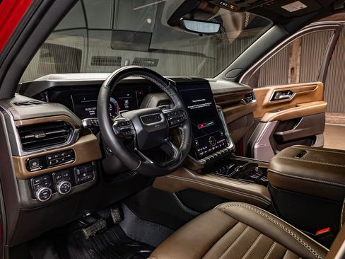 Used 2025 GMC Yukon Denali Ultimate image 13