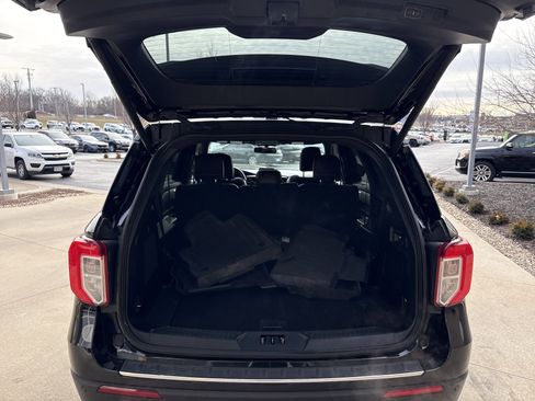 Used 2020 Ford Explorer Platinum w/ Premium Technology Package image 32