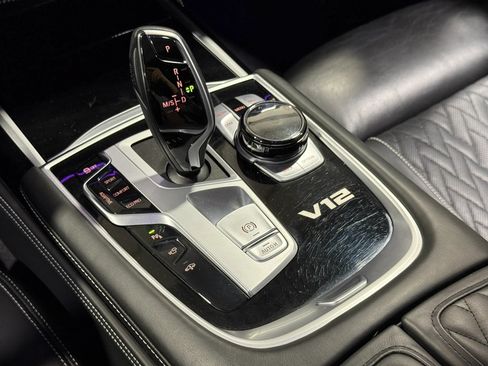 Used 2022 BMW M760i xDrive w/ Luxury Rear Seating Package AWD/4WD image 43
