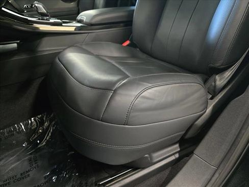 Certified 2025 Land Rover Range Rover Sport SE image 30