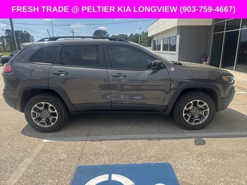 Used 2022 Jeep Cherokee Trailhawk image 9