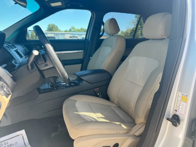Used 2017 Ford Explorer FWD image 16