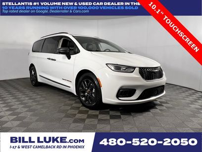 Used 2023 Chrysler Pacifica Touring-L w/ Road Tripper Package